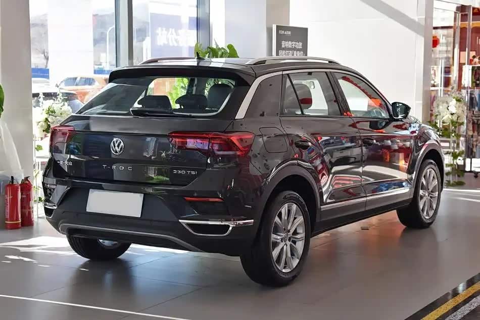 外观设计方面,2020款大众探歌四驱版采用简单而又大气的风格