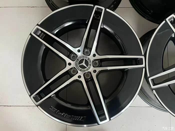 奔驰e30019寸原厂轮毂