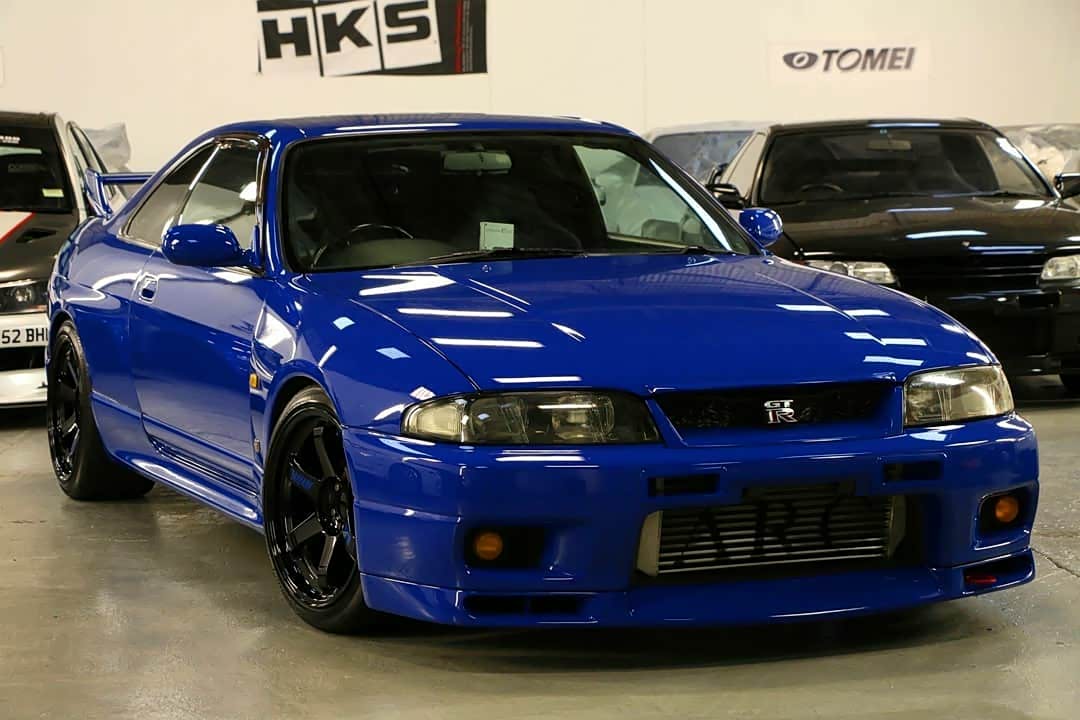 1996年日产gtr r33,这次的颜色很特殊,叫冠军蓝