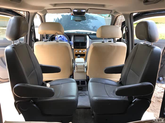 帅客中排改旋转座椅