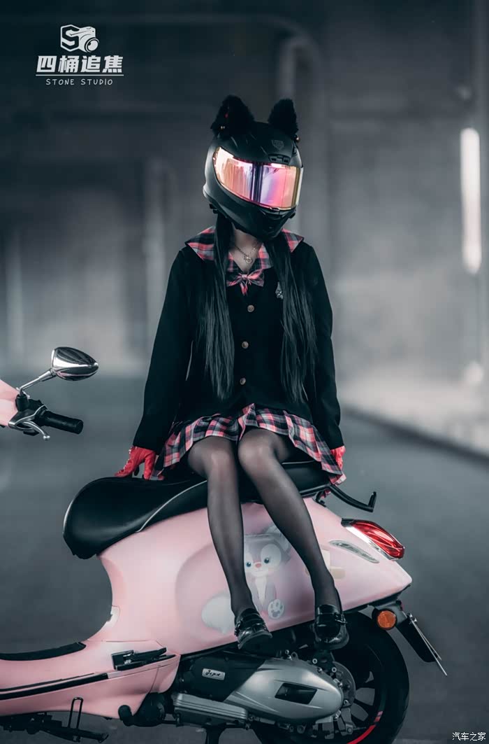 新人报道vespa女骑小姐姐写真