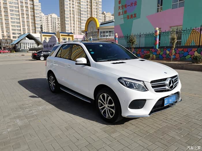 看看什么是美女一手车,内饰99成新