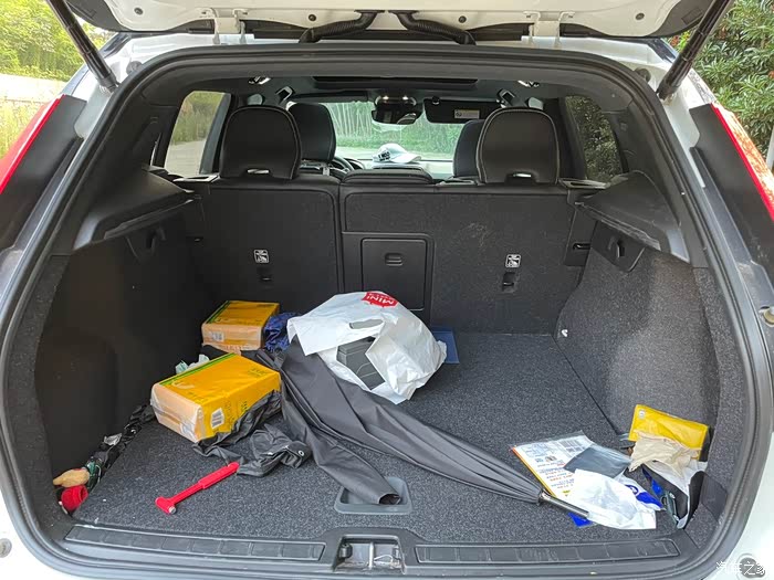 自驾沃尔沃xc40,登山巅,揽美景