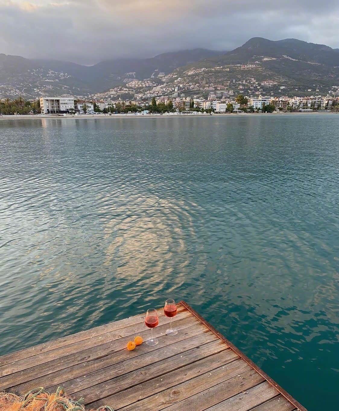 啥也不说了,今天请你去海边儿浪.