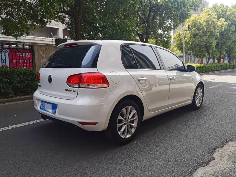 大众高尔夫都市里的速度与激情澎湃的动力