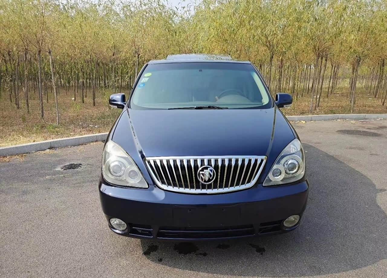 别克陆尊30最高配电门哈曼卡顿音响不错哦