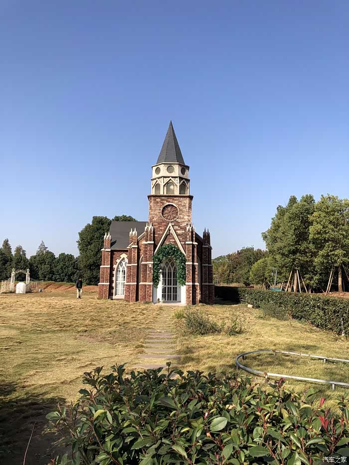 带着白娘子出行片刻悠闲逛金满湖公园