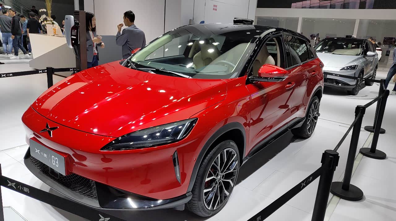 小鹏汽车g3电动车红色