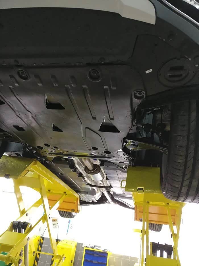 问个问题,这里可以贴领克01底盘图片吗?