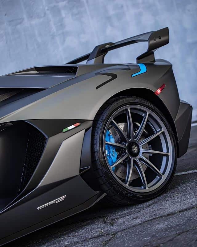 兰博基尼埃文塔多svj美图,蓝色搭配很赞!