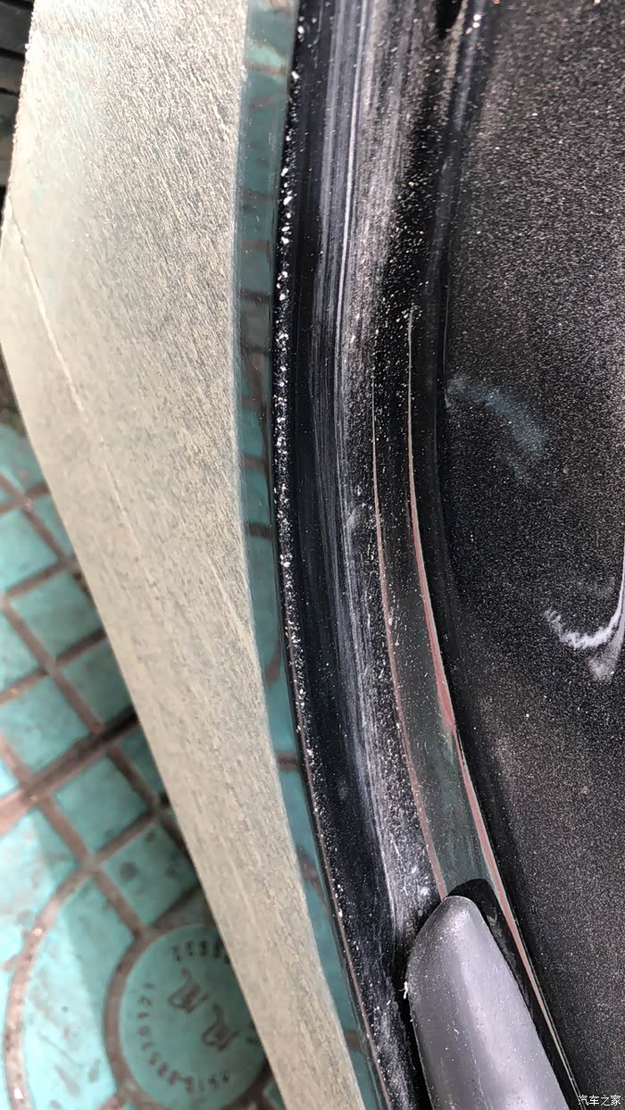 别克君越掉漆严重