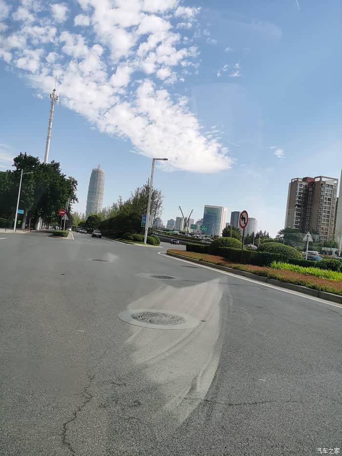 美景配美车上班路上的风景