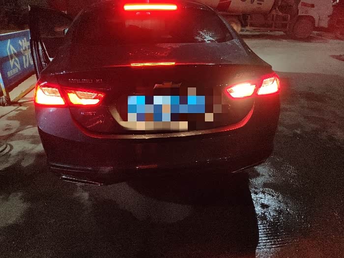 迈锐宝xl535t锐行版是只有一个倒车灯吗