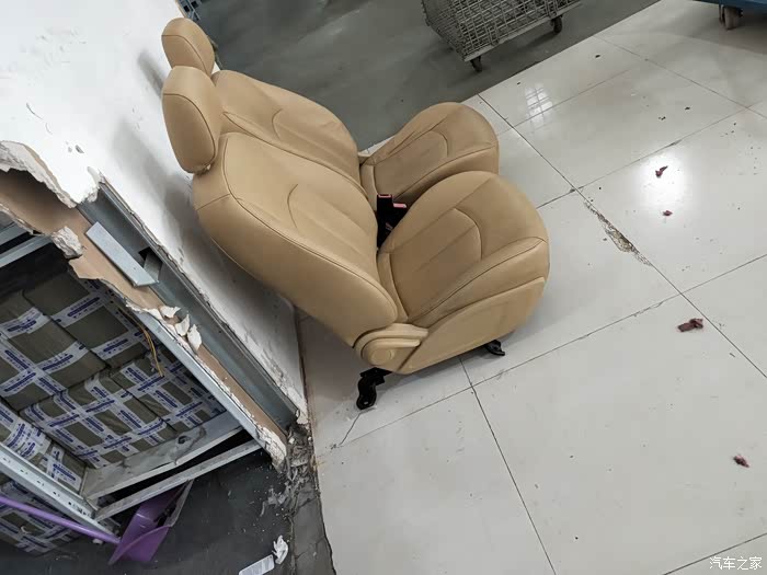 【图】座椅出售,13款a 3_奇瑞a3论坛_汽车之家论坛
