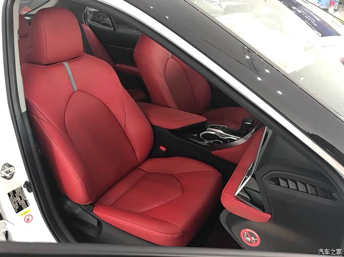 五一假期邂逅运动版凯美瑞 我酷爱的运动风