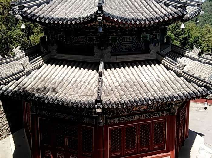 北京颐和园一座八角宝塔形的建筑,非常壮观!
