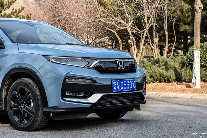 新鲜车影新锐且时尚预算有限的年轻人本田xrv值得一看