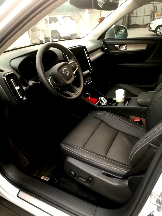 0 沃尔沃xc40论坛 沃尔沃xc40用车2000公里感受 北欧风格的整体内挝