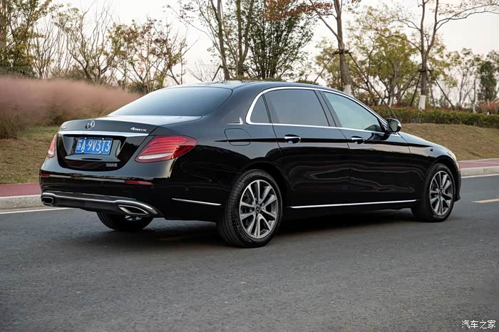 坐标南京出自用19款19年4月份的奔驰e260l四驱立标