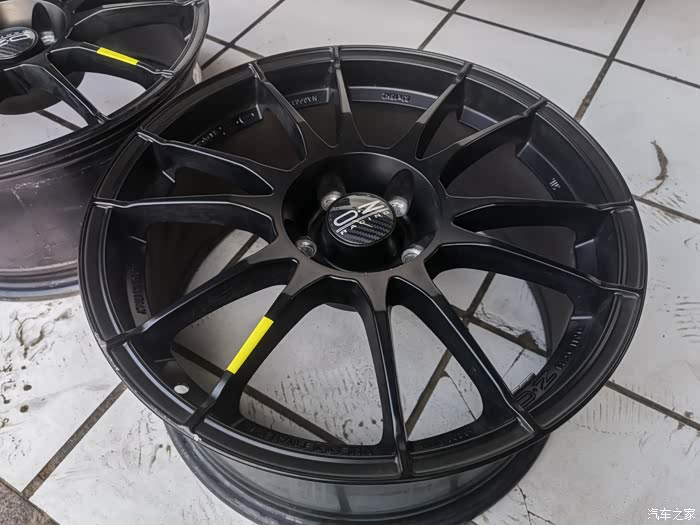 高尔夫gtioz轮毂