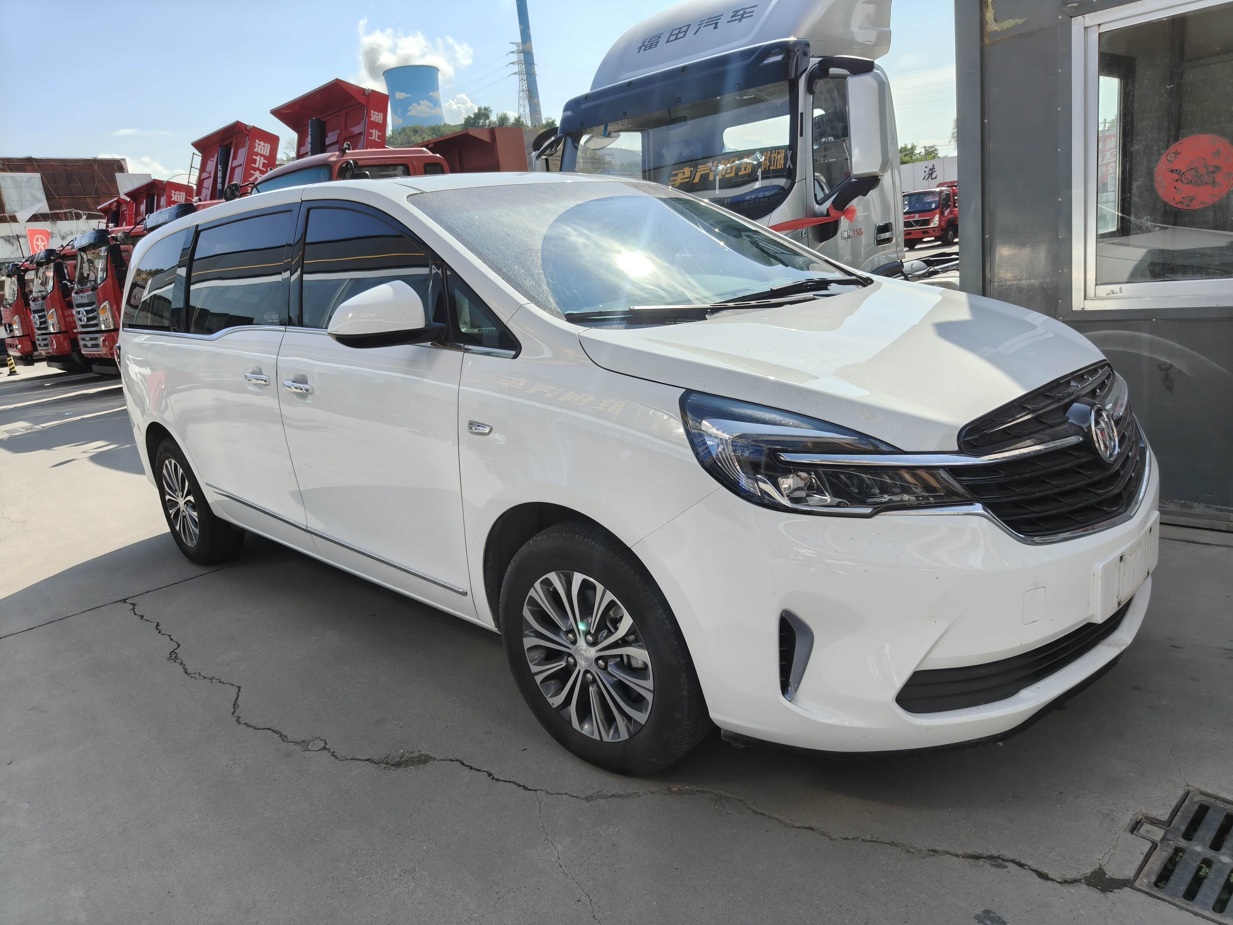 别克gl8 2021款 陆上公务舱 652t 豪华型 国vi