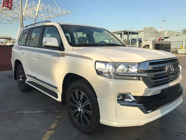丰田陆巡,霸道的外观,简洁的内饰,太喜欢了
