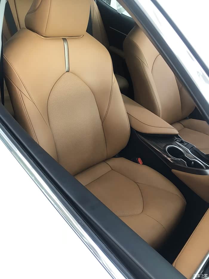 求棕色内饰凯美瑞分享图片