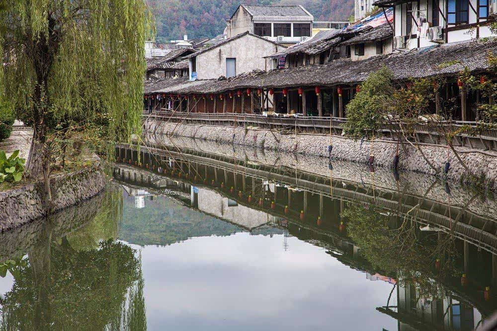 丽水古街位于浙江省温州市永嘉县岩头镇岩头村