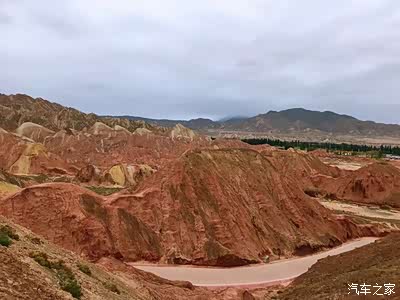 公里处国道227线两旁旅游区分为5个区 12个主要景点即扁都口峡谷游览