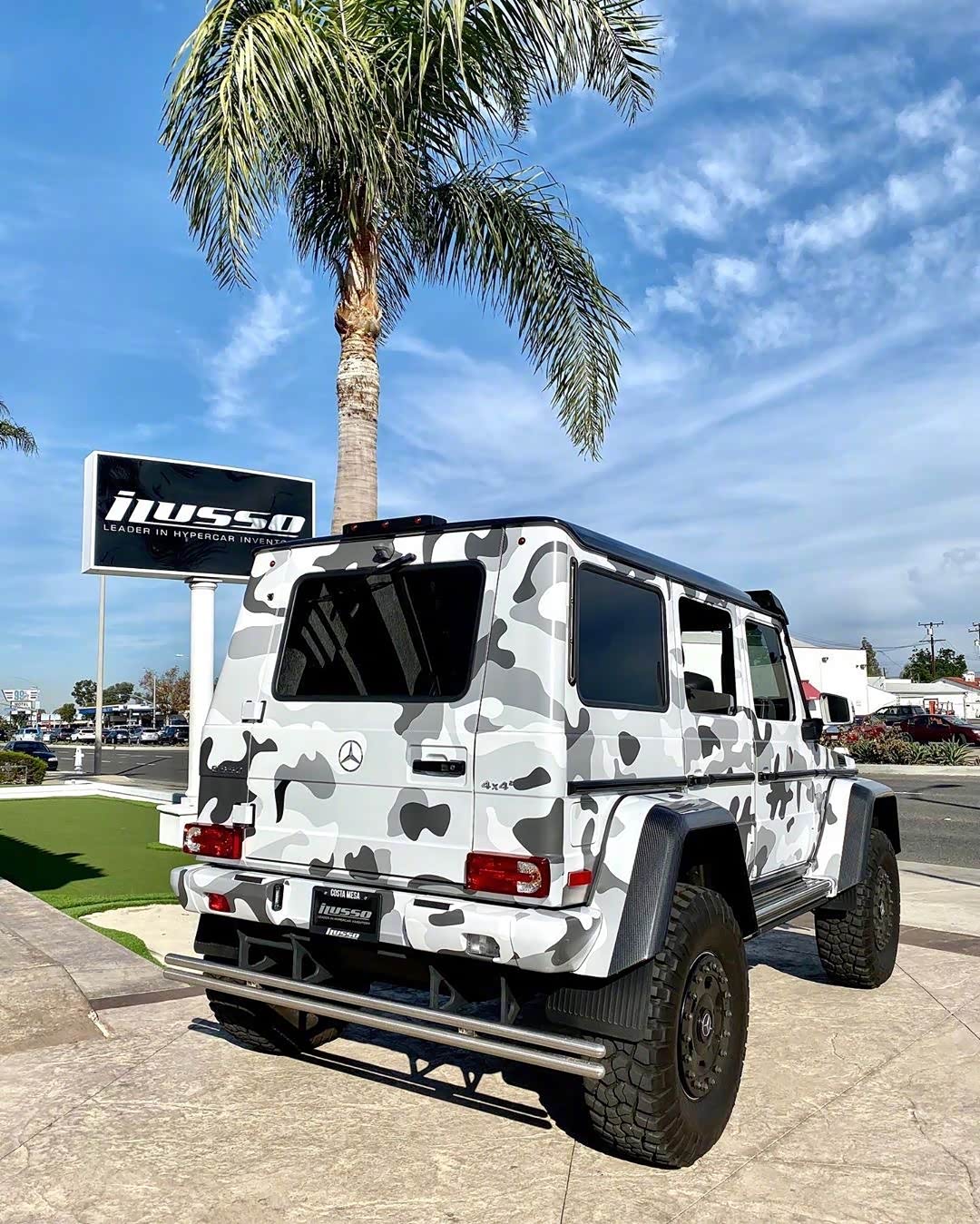 一枚迷彩涂装的奔驰大g,太美了吧.