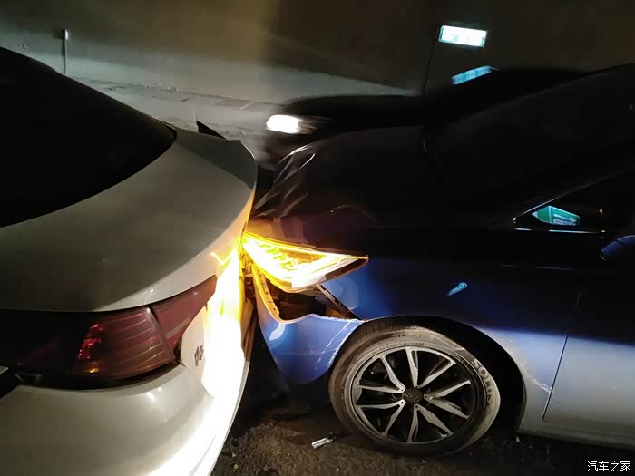 宋max高速隧道追尾修车记