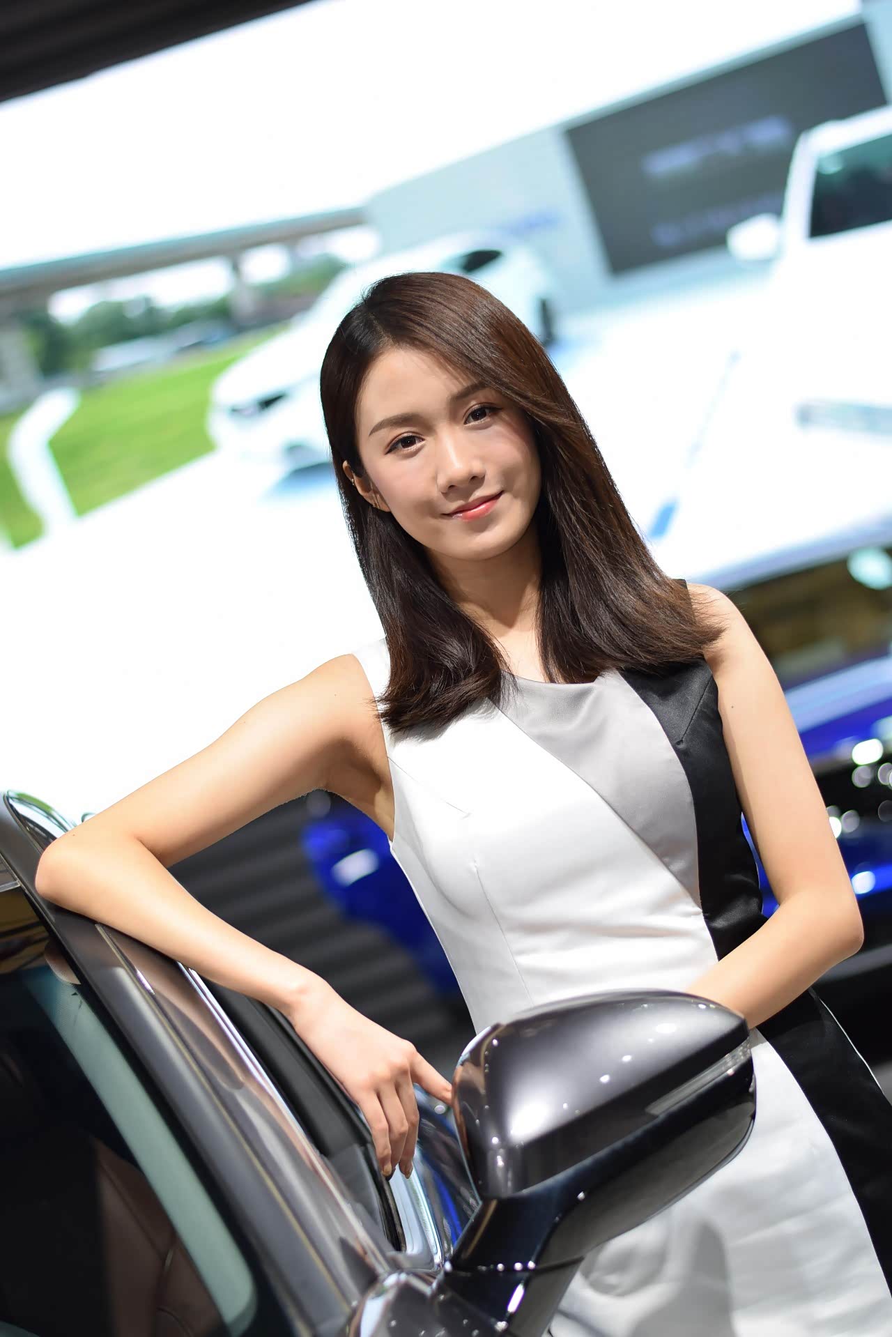 美女模特.我最喜欢的就是她们,比车更养眼