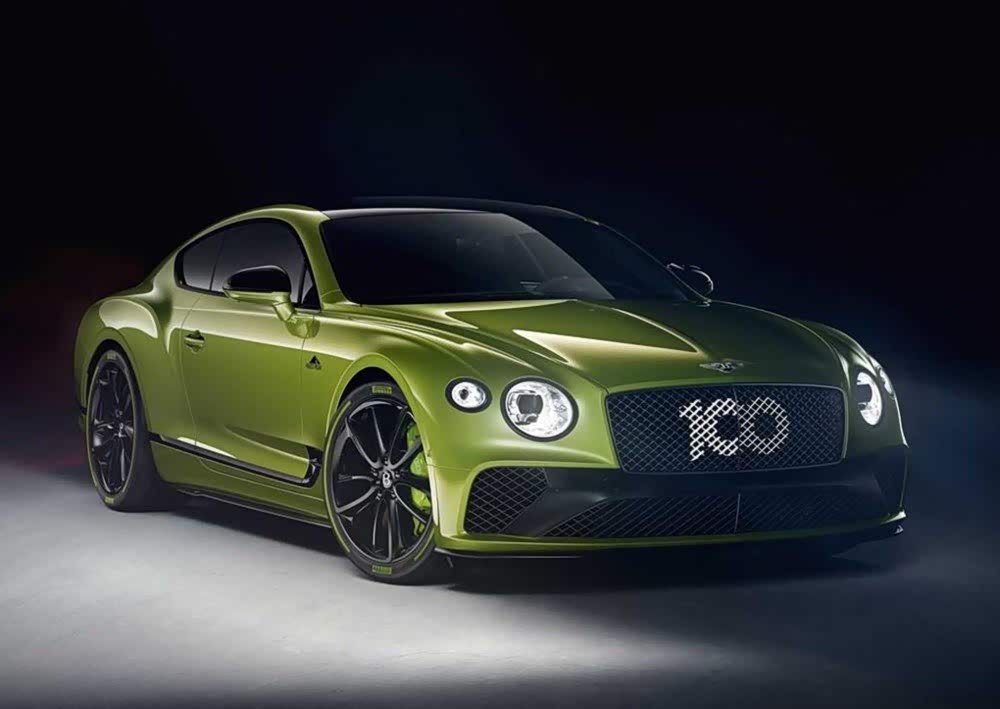 它采用了独特镭绿色车漆.