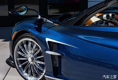 2018款帕加尼huayra roadster蓝色碳纤维战神