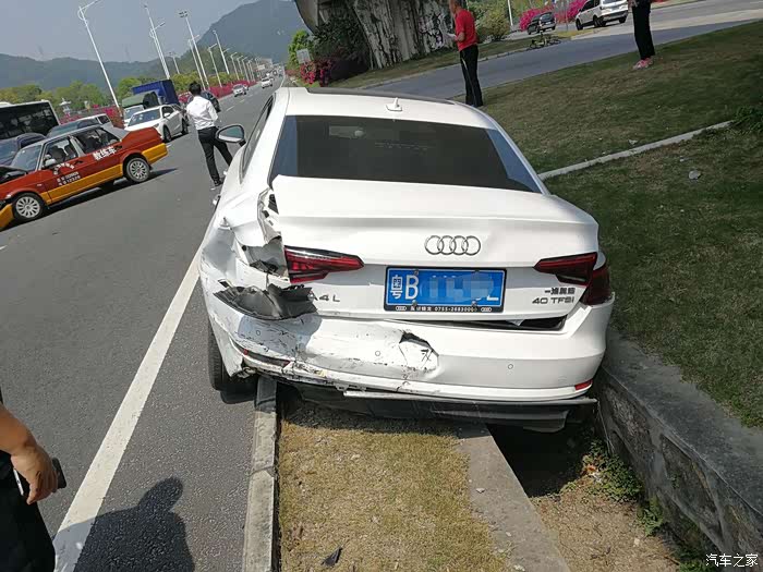 【图】20000公里大出血被追尾_奥迪a4l论坛_汽车之家论坛