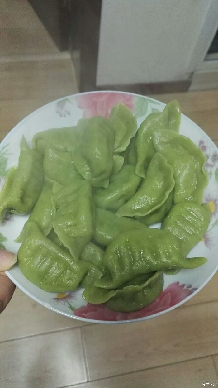 纯绿色的水饺