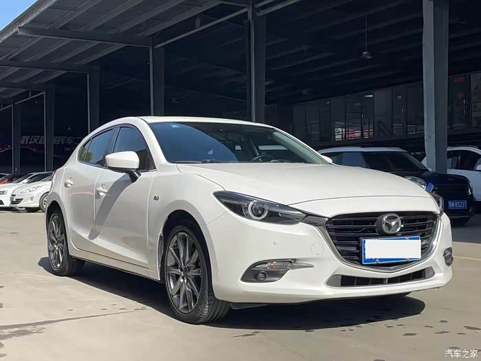 最新到店昂克赛拉两厢