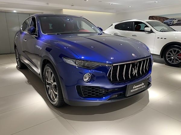 瑪莎拉蒂萊萬特350hp 經典版,藍色的外觀造型非常的大氣