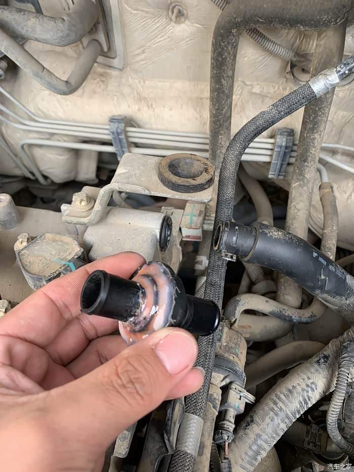 谁能教我这个单向阀废气阀的位置在哪里