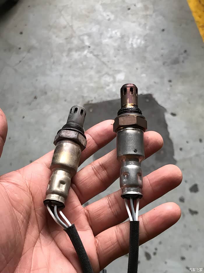 故障灯多次亮起更换前氧传感器