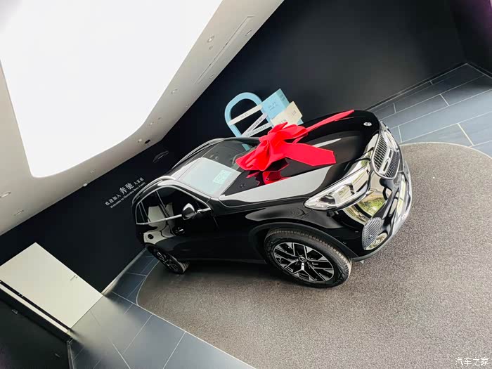 2023年11月16日提车奔驰glc260l动感五座