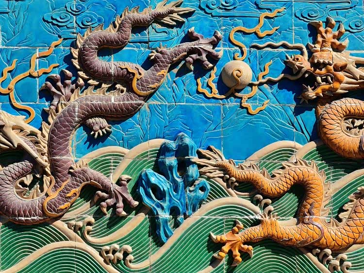 形态各异的龙几乎是中国形象的最生动代表