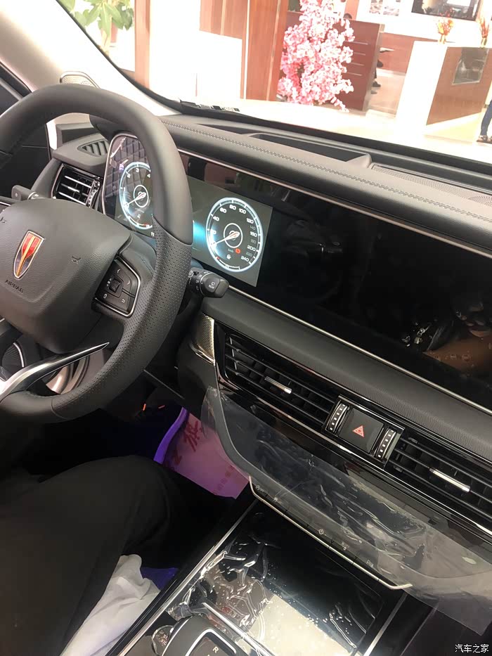 内饰图片,贯穿中控屏爱了