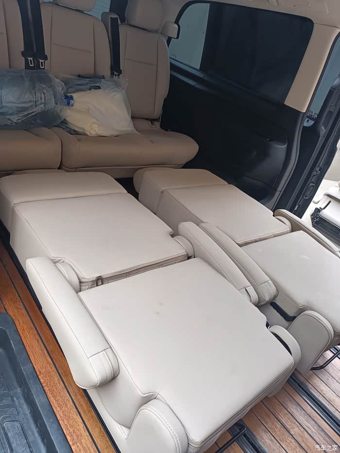 奔驰威霆改装床车