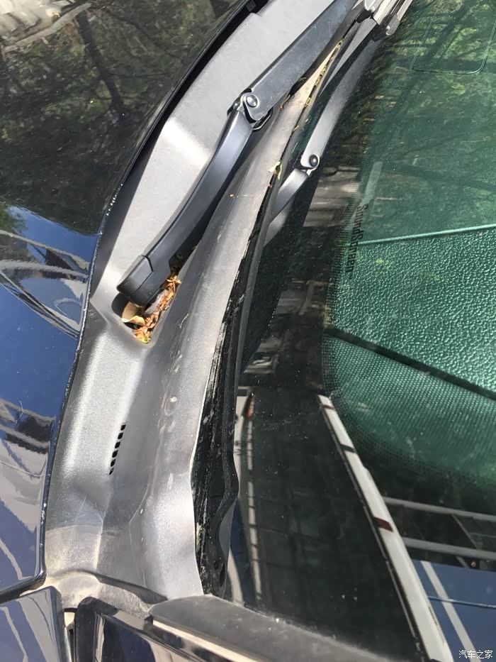 关于前挡风玻璃下方导水槽的问题