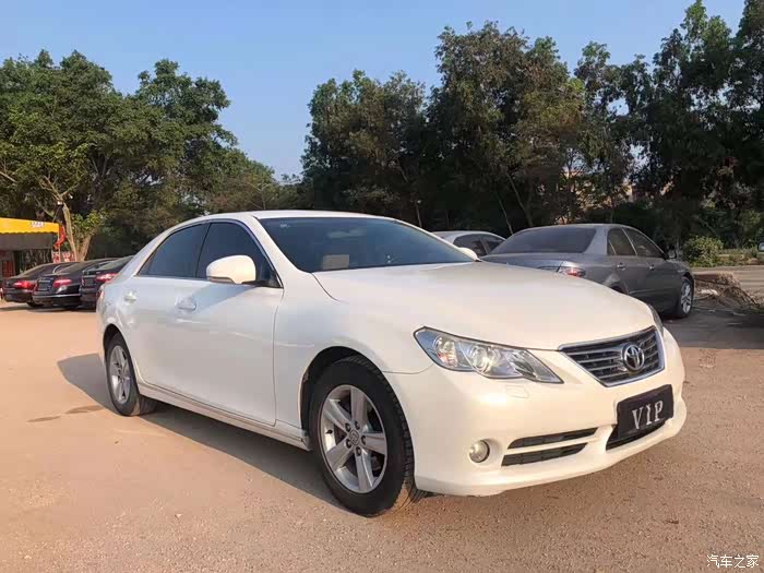 丰田锐志非常有运动感后驱车型是非常好开的