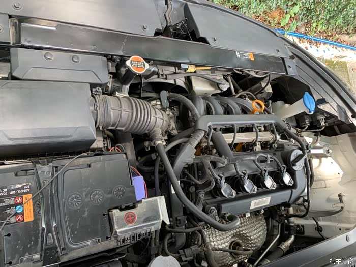 起亚kxcross防冻液从哪个位置添加