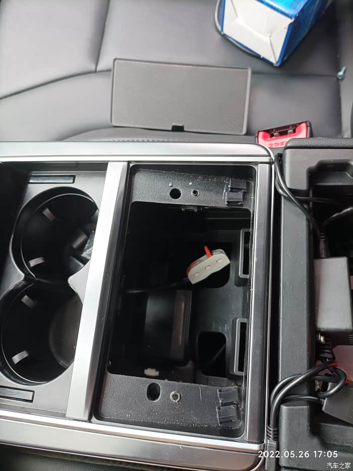 【图】22款h5无损加装点烟器和逆变器(小功率)_红旗h5经典论坛_汽车之