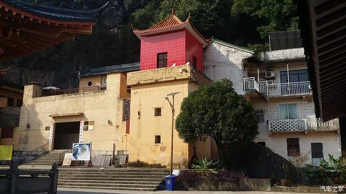 游柳城凤山开山寺