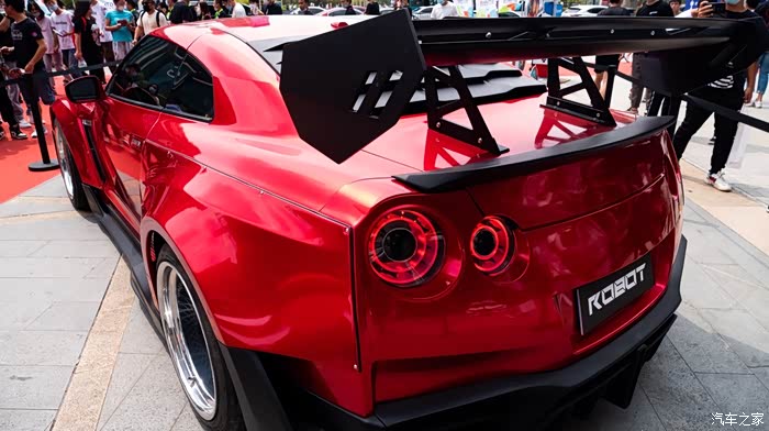 两套宽体两套轮毂的战神gtr